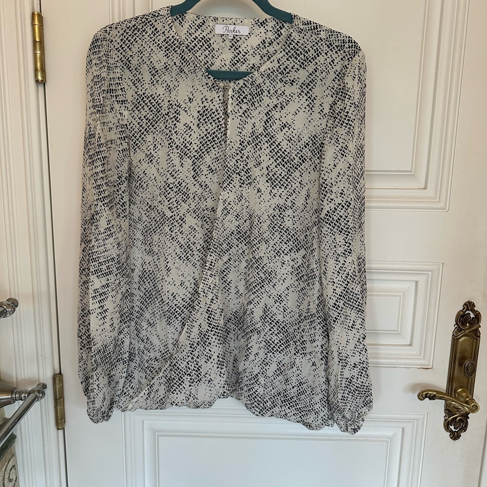 Parker elegant top
